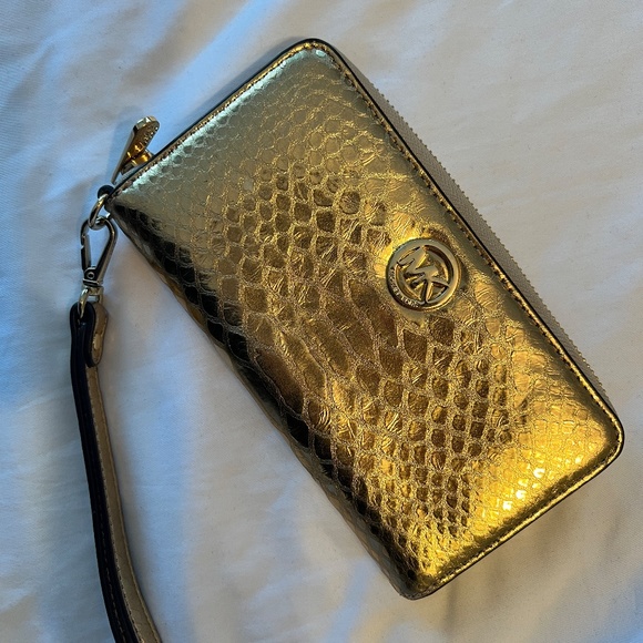 Michael Kors Wallet - Picture 2 of 7